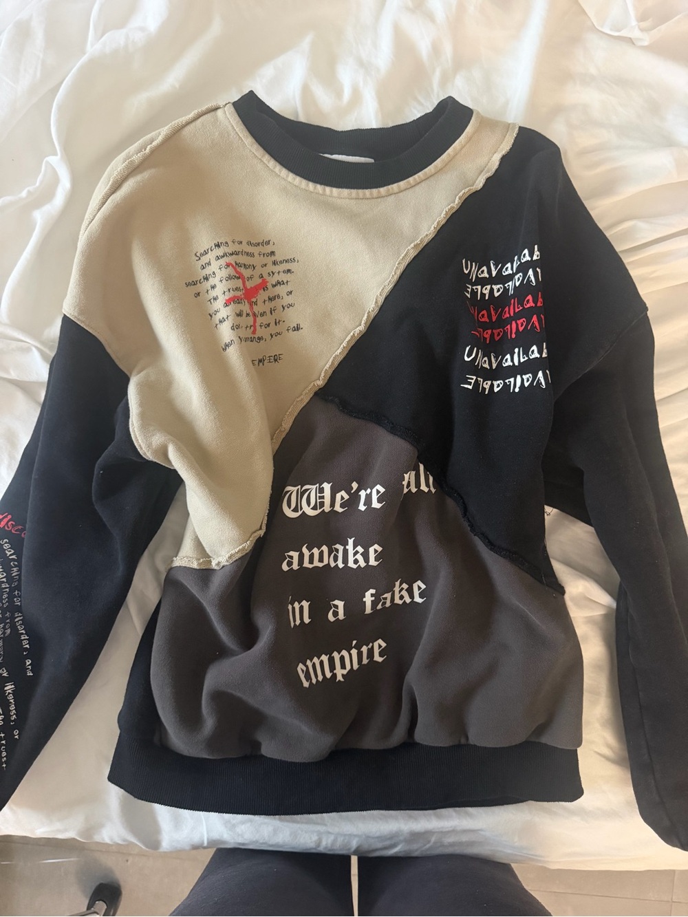 Colorblock Black & Cream Graphic Women's Sweatshirt